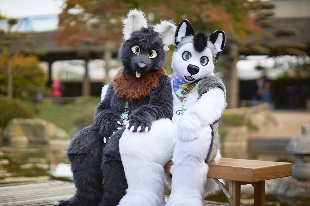 Last happy #FursuitFriday before #eurofurence.  
We can´t wait to see you all again in Hamburg.  

🐶 <a href="/SkeppoBalloon/">SkeppoBalloon 🎈🐾</a>
📷 <a href="/RafaGreenfur/">rafagreenfur.bsky.social</a> 
📍Eurofurence 28 (2024)

My Chaos NEWS - Channel:
t.me/chaoswoelfin_o… 

#furry #furryfandom #FursuitEverday