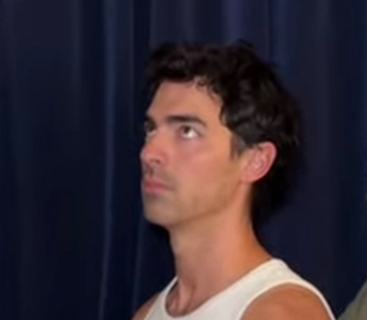 heartbyjoe's tweet photo. “we’re adults, who in their right mind still goes to jonas brothers concerts hoping joe will see them and fall in love” 

me: https://t.co/vM0ROv66yQ