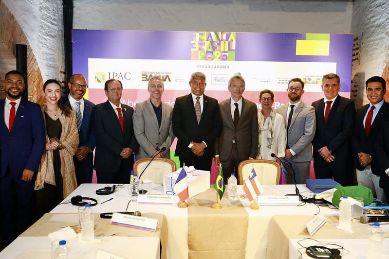 A Temporada França-Brasil chegou à Bahia, com a inauguração da exposição de Roméo Mivekannin, artista franco-beninense, no Museu de Arte Moderna da Bahia. 

Obrigado governador @jeronimoba13 e <a href="/carlinhosbrown/">Carlinhos Brown</a> pela presença.