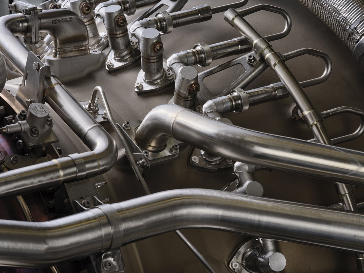 GE_Aerospace's tweet image. Where artistry meets ingenuity.
At GE Aerospace, we create engines that redefine possibilities. This is the power of #engineering.
#CF6 #GEAerospace #aviation