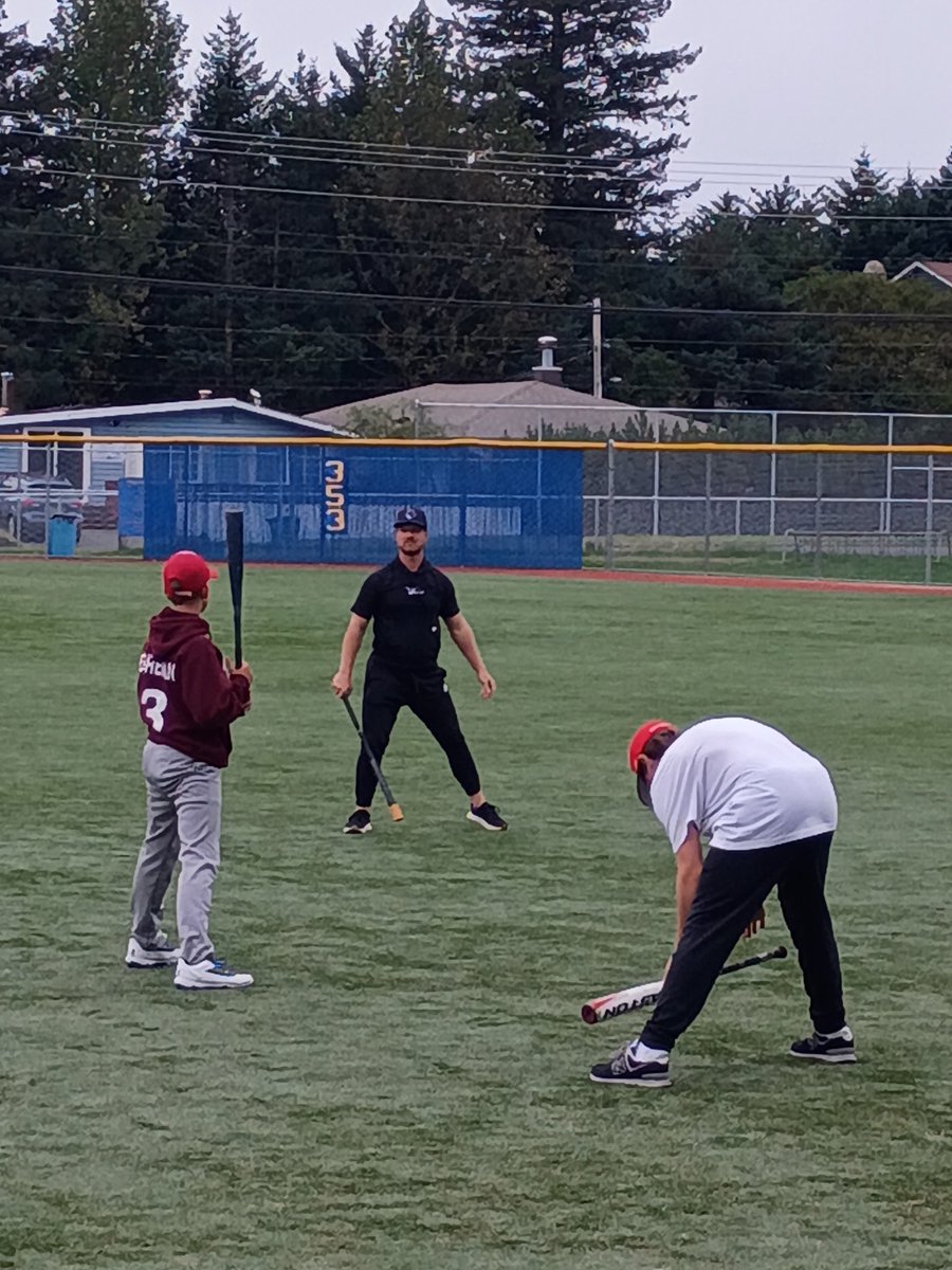 BUncommitted's tweet photo. Checkout @The_19_Kid and the good people of @HeartOHype on their good will baseball tour!! Bringing free clinics to the kids of Kodiak Island, Alaska. 

One of coolest fields in America! Shoutout to Nate and everyone behind bring free clinics to Baranof Park!! https://t.co/Yoipzz5GzV