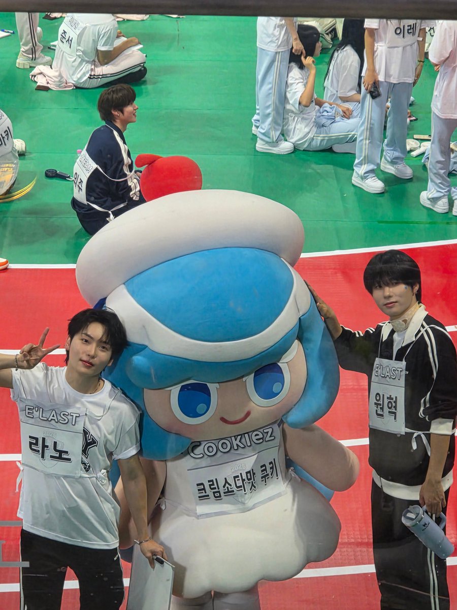 Awon2222's tweet image. 카메라 안가져가서 찍은게 없는줄알았는데 머가 있긴 했다 

#아육대
#ELAST #엘라스트 #エラスト

@ELASTofficial