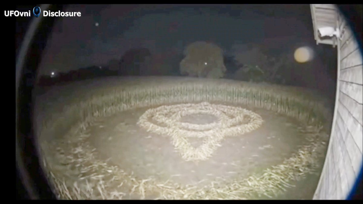 GiavedoniEric's tweet image. Les extraterrestres ont créé le nouveau crop circle par une caméra de sécurité youtu.be/OMxLCb5J5Bw #spacexstarship #spacex #UFOs #UFOSightings #UAPs #UAPx #UFOキャッチャー #alien #Sphere