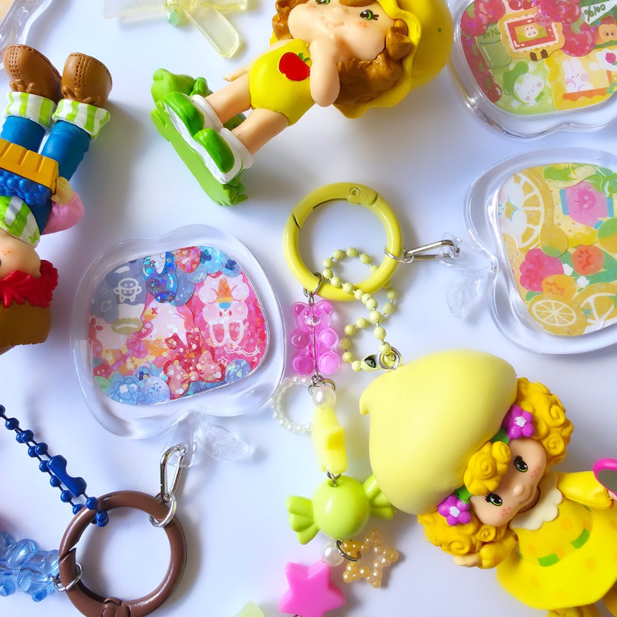 oddinent's tweet image. Strawberry Shortcake &amp;amp; Bibi Chibi Junk Style Keychains!🎀✨️

coming today at 5pm BST 🤍

oddinent.com/shop/misc/keyr…