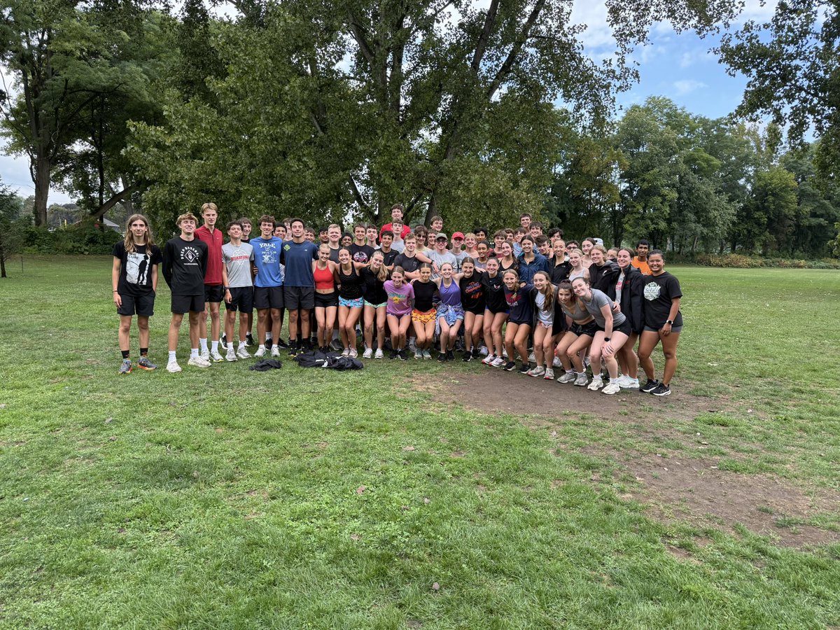 kujitolea's tweet photo. Great joint practice with Scotia-Glenville at Collins Park! Thanks to Coach Krogh and his athletes for hosting! Schenectady County XC strong as ever! @NiskyAthletics https://t.co/HIs88jPRuF