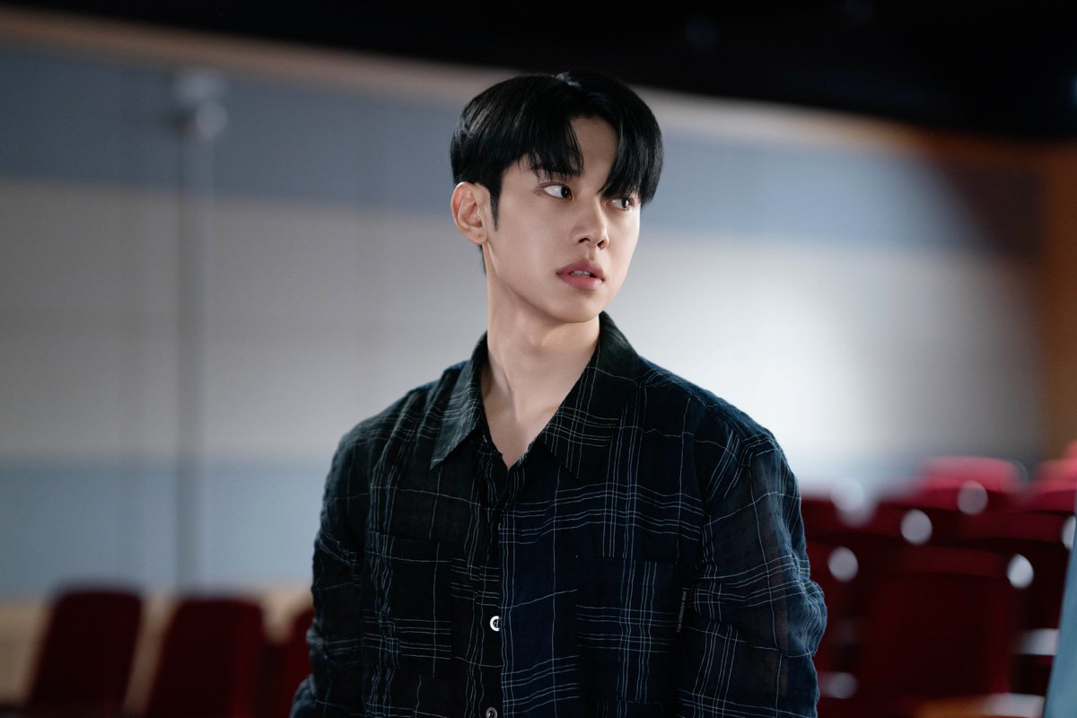 nbcontentory's tweet image. ✊똑똑똑,,,다들 주무세요?

승윤이 눈빛에 거하게 치여서 오늘도 잠 못자는 담당자가
말랑콩떡 새내기에서 남자가 되어버린 승윤의 미모를 공개합니다💖

#가능성제로로맨스 #가제로 #로맨틱코미디 #숏폼드라마 #김동현 #AB6IX #정지수 #한정완 #서지후 #Donghyeon #Shortformdrama #뉴브랜치콘텐토리