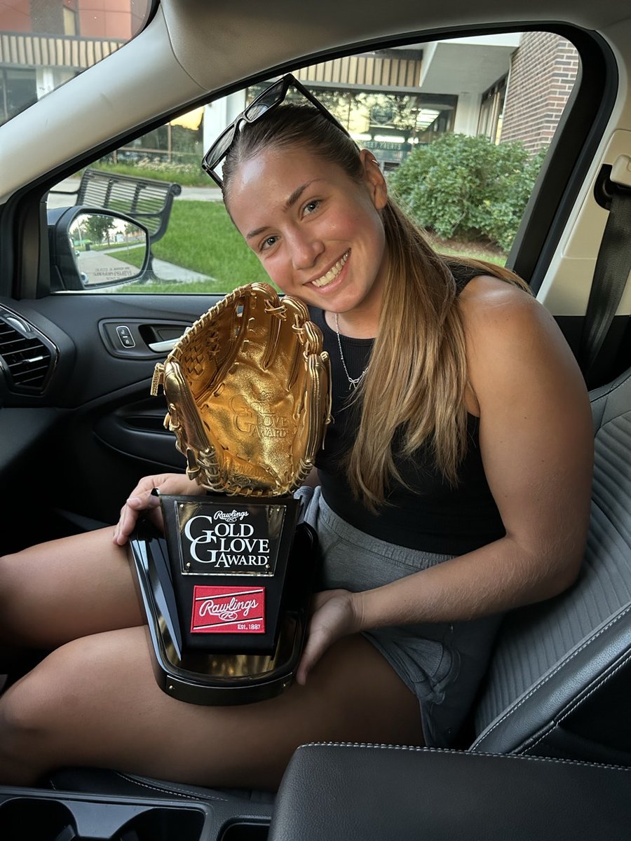 Leslie Huntington (@blugoldcoachh) on Twitter photo When your returners start moving back to campus and they get to pick up some hardware that’s been waiting for them all summer! HOLY SMOKES is that beautiful! <a href="/NFCAorg/">National Fastpitch Coaches Association</a> <a href="/MLB/">MLB</a> <a href="/RawlingsSports/">Rawlings Baseball</a> <a href="/PaigeLathrop/">Paige Lathrop</a> <a href="/UWECblugolds/">UWEC Athletics</a> #goldenglove #earnedit #Defense #outfielder When your returners start moving back to campus and they get to pick up some hardware that’s been waiting for them all summer! HOLY SMOKES is that beautiful! <a href="/NFCAorg/">National Fastpitch Coaches Association</a> <a href="/MLB/">MLB</a> <a href="/RawlingsSports/">Rawlings Baseball</a> <a href="/PaigeLathrop/">Paige Lathrop</a> <a href="/UWECblugolds/">UWEC Athletics</a> #goldenglove #earnedit #Defense #outfielder