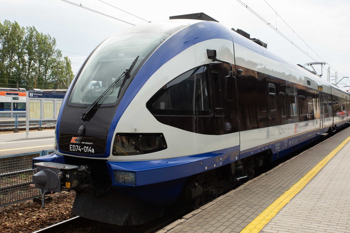 Janusz Malinowski (@j_malinowski) on Twitter photo ‼️Warto przeczytać 👉 rynek-kolejowy.pl/wiadomosci/bie…
Od 1 października br. <a href="/PKPIntercityPDP/">PKP Intercity</a> uruchamiają 4 pary połączeń w relacji Bielsko Biała - Kraków.
Czas przejazdu 74 min‼️<a href="/MI_GOV_PL/">Ministerstwo Infrastruktury</a> ‼️Warto przeczytać 👉 rynek-kolejowy.pl/wiadomosci/bie…
Od 1 października br. <a href="/PKPIntercityPDP/">PKP Intercity</a> uruchamiają 4 pary połączeń w relacji Bielsko Biała - Kraków.
Czas przejazdu 74 min‼️<a href="/MI_GOV_PL/">Ministerstwo Infrastruktury</a>