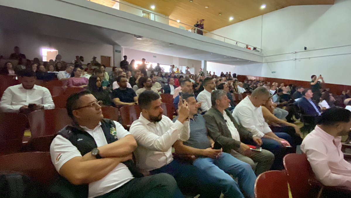 Actualidad Oriente (@actualidad_o) on Twitter photo Con la presencia de la <a href="/GobAntioquia/">Gobernación de Antioquia</a>, Alcaldes, Gremios, Academia y Comunidad iniciaron en El Santuario los conversatorios sobre lo que sería el Área Metropolitana del Valle de San Nicolás, en este caso el tema central es infraestructura vial. Cada 8 días será en cada municipio. Con la presencia de la <a href="/GobAntioquia/">Gobernación de Antioquia</a>, Alcaldes, Gremios, Academia y Comunidad iniciaron en El Santuario los conversatorios sobre lo que sería el Área Metropolitana del Valle de San Nicolás, en este caso el tema central es infraestructura vial. Cada 8 días será en cada municipio.