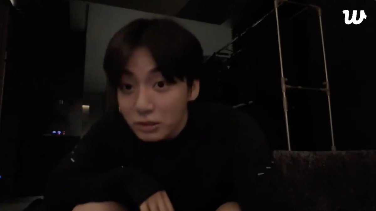 #JungKook: ตอนไปอเมริกา ผมดูคลิปการแสดงที่พวกเราเคยแสดงสมัยก่อน ผมผอมอะ ลดได้แหละ รออีกหน่อยนะครับ ผมจะกลับไปเป็นแบบนั้นอีกครั้ง 

วันนี้ทุกคนก็เหนื่อยกันแย่เลย ตอนนี้ก็คงจะมีคนที่กำลังทำงานอยู่ คงจะมีคนที่ทำอะไรสักอย่างอยู่ ไม่ว่าจะทวนหนังสือหรือทำงาน