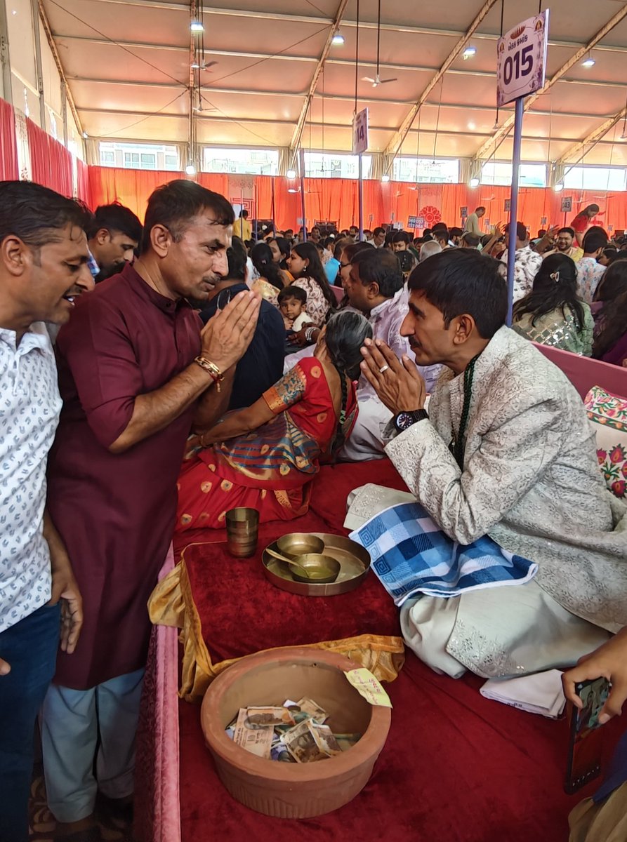 શ્રી ભાવનગર જૈન શ્વે. મૂ. પૂ. તપ સંઘના આંગણે ચાતુર્માસ બિરાજમાન પૂ .ગુરુ ભગવંતોની પાવન નિશ્રામાં ૫૩૧ થી અધિક સિદ્રિ દાયક સિદ્ધિતપના તપસ્વીઓને તપશ્ચર્યાના પારણા મહોસ્તવ પ્રસંગે તપસ્વીઓ ને પારણા કરાવી અનુમોદના પાઠવેલ