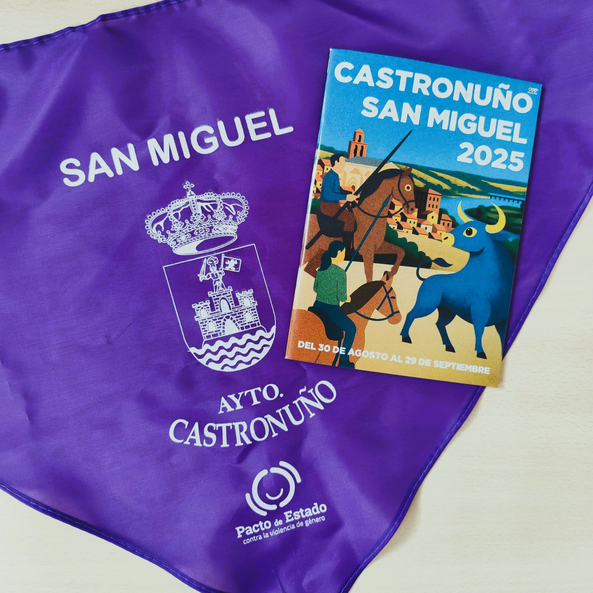 ¡Ya huele a San Miguel 2025 en Castronuño!

El programa de las fiestas y las pañoletas ya están listos para que los disfrutes. Si todavía no tienes el tuyo, pásate cualquier fin de semana por la Oficina de Turismo y llévatelos.

¡Que no te falte nada en nuestras fiestas!