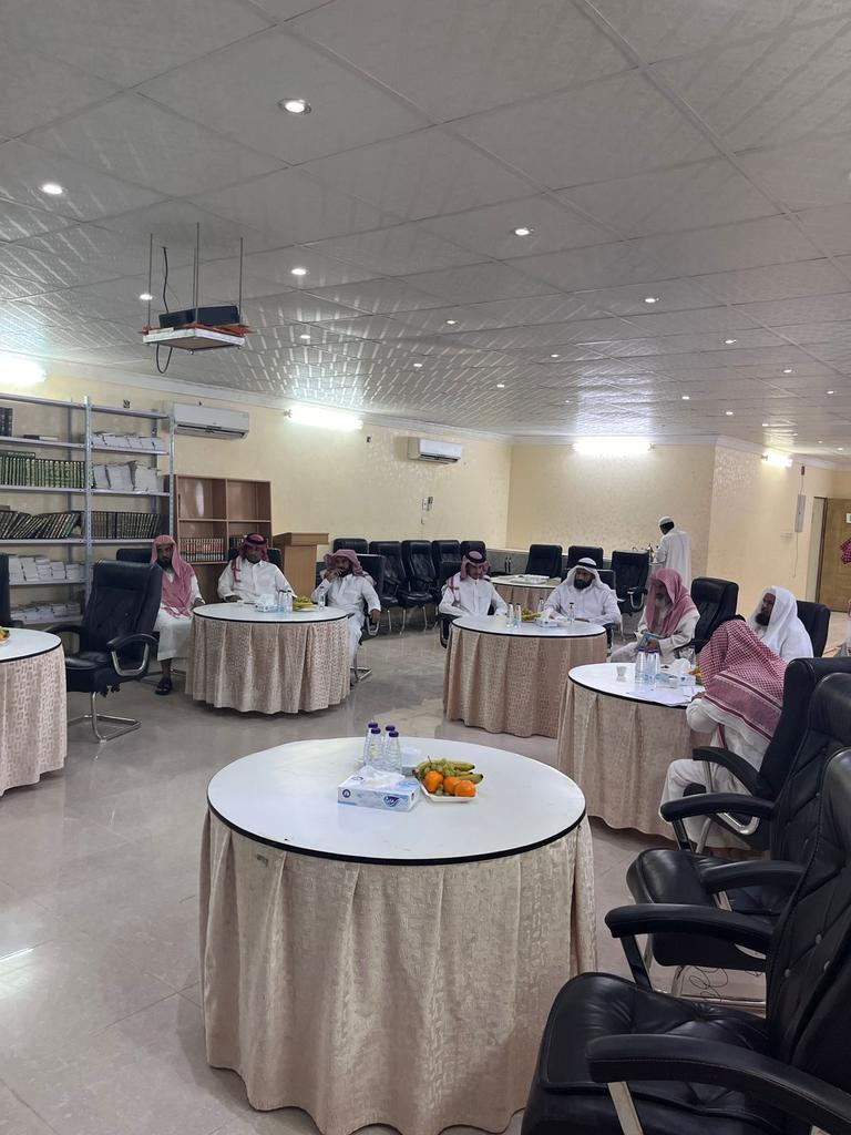 أجتمع أعضاء الجمعية العمومية لجمعية الدعوة والإرشاد بالمحاني بحضور مندوب فرع وزارة الشؤون الإسلامية نواف علي العتيبي لترشيح اعضاء مجلس الإدارة الجديد مساء اليوم الجمعة 
وتم ترشيح كلاً من 
سلطان حمدي العتيبي رئيساً
خالد ذعار العتيبي نائب الرئيس
صالح عجاب العتيبي عضواً
عويض عميش