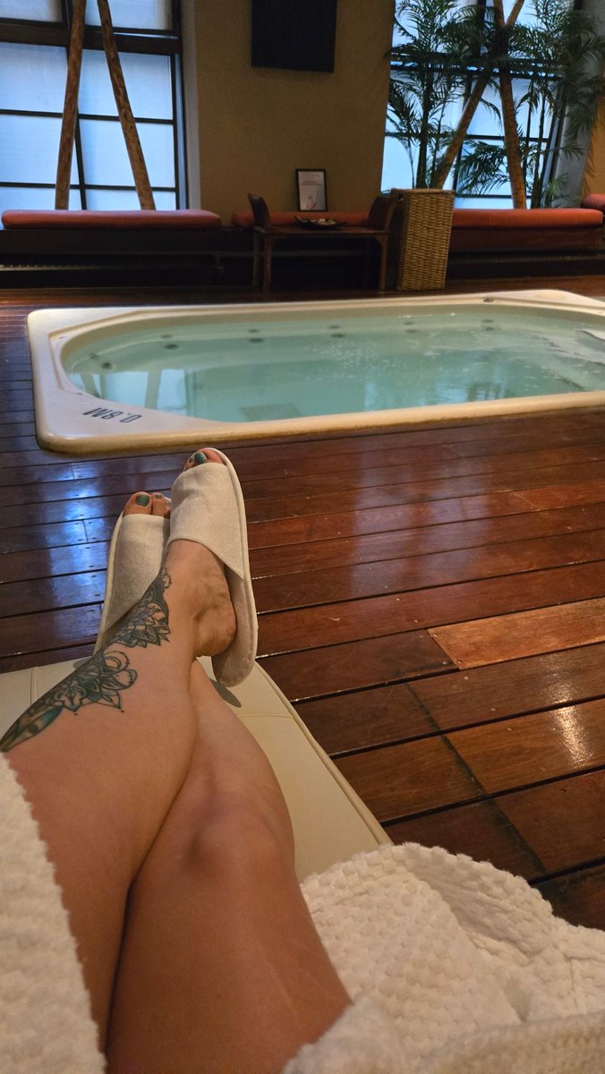 Self Date Day. I know how to treat myself 😉

If you want to sponsor my self care you'll get to see what I'm wearing under my dinner dress (pro-tip: its probably nothing 😏)