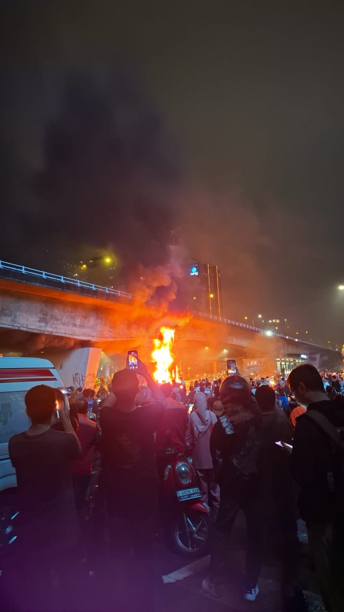 ilovenastar's tweet photo. @BudiBukanIntel Pospol Slipi dibakar https://t.co/zOF9LTz21r