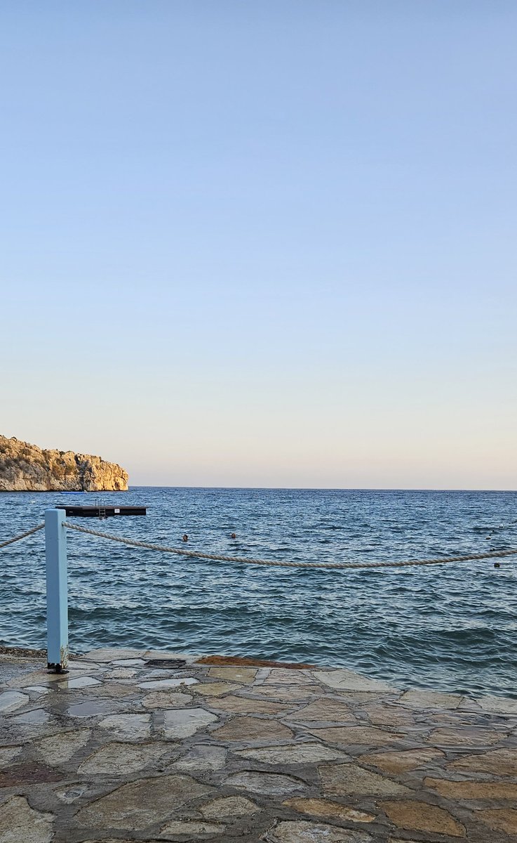 1 aydır şuraya şöyle ilk kez oturmuşumdur ve yarın ankara'ya dönüyoruzdur............