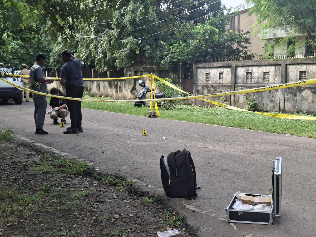 #BREAKING #UpdateNews #nagpur 

16-Year-Old girl Angel John stabbed to death by her friend at Ajni. Love affair gone wrong.