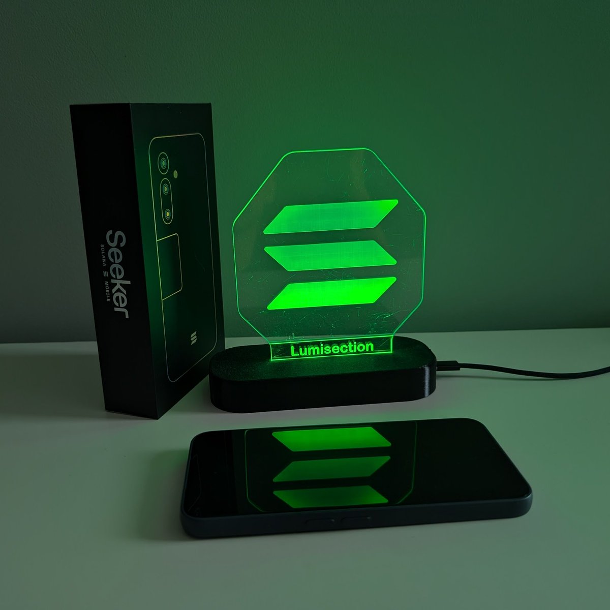Just received the Solana Seeker phone <a href="/solanamobile/">Seeker | Solana Mobile</a>  

Lumisection app runs perfectly on it!  Also <a href="/solana/">Solana</a> logo reflection looks kinda cool :) 

#Solana #Seeker #Lumisection #Blockchain