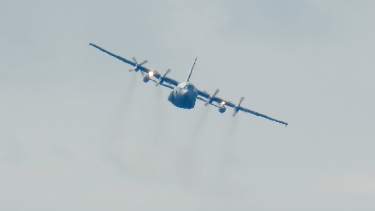 EHSBspotter's tweet photo. Also I just spotted Royal Netherlands Air Force Lockheed C-130H Hercules G-781 #NAF20 circling over EHSB. 

#NLspot https://t.co/N6KFDY2nTw