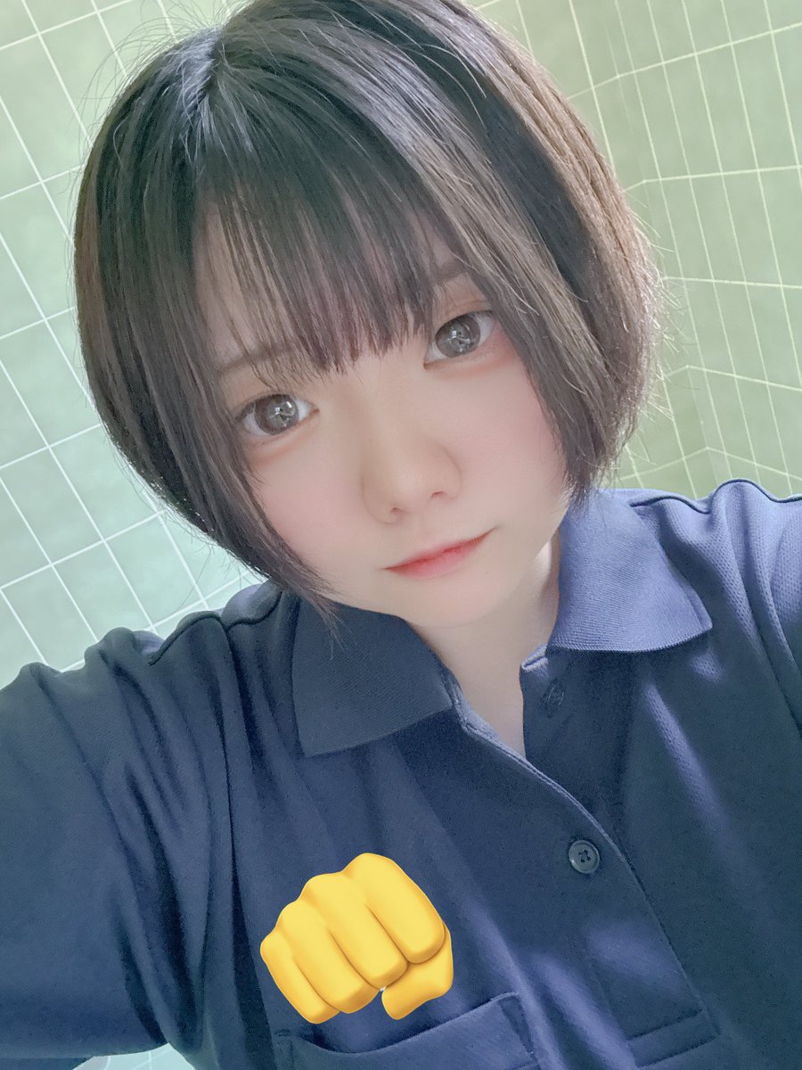 karochi__'s tweet photo. 前髪切ったガタガタやな https://t.co/Gnpkk4QZsA
