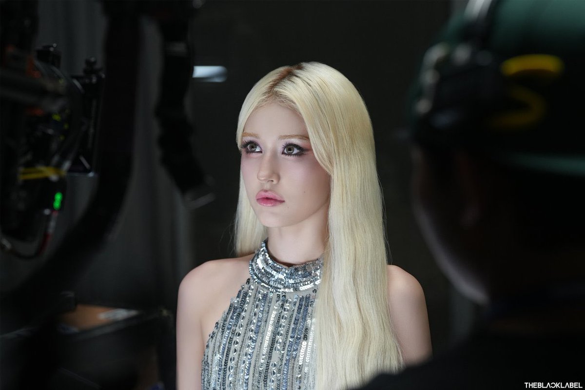 [250829] b.stage update 🍮💬

closer mv behind 

#전소미 #JEONSOMI