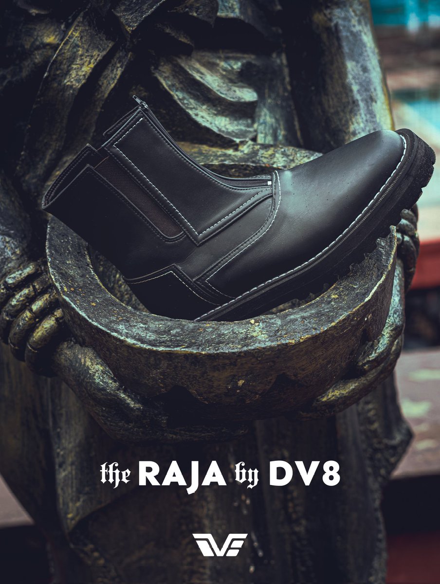 DesignsbyDV8's tweet photo. A deliberate creation
Intricate craftsmanship

We present The RAJA by DV8
For N60,000 you can place your order and cultivate your presence.
Available now
Reach out via DM to order your custom pair. https://t.co/roVVLdS4WJ