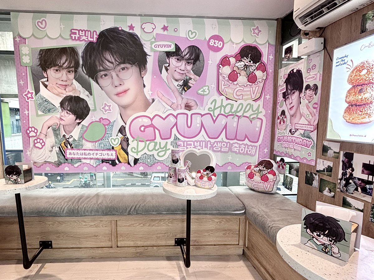 with_shimkongz's tweet image. 𝑯𝒂𝒑𝒑𝒚 𝑮𝒚𝒖𝒃𝒊𝒓𝒕𝒉𝒅𝒂𝒚
김규빛나 생일 축하해

: ・ෆ・┈・♡ ・┈・ෆ・ 
See you this weekend at Chouxlala Blok M💚

#KimGyubitnaDay830