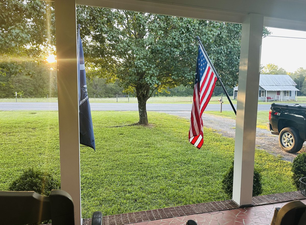 Good morning from South Carolina 🇺🇸☕️🇺🇸
Hope everyone has a great Friday and an awesome Labor Day weekend Weekend😊🙋‍♂️🙏