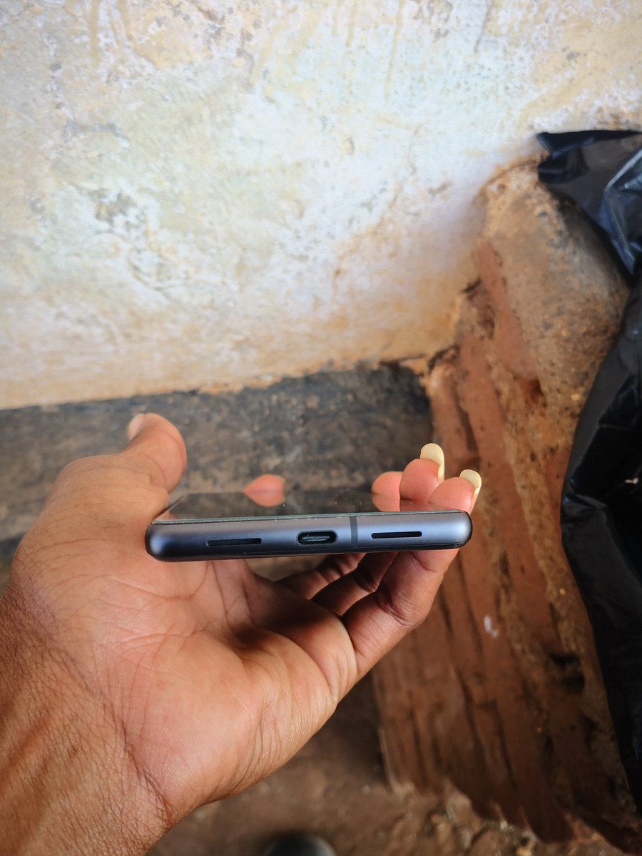 ZooPascal's tweet image. Google pixel 7
8 gb ram
Android 15
Good cameras
Strong battery
All accessories available
0888692011