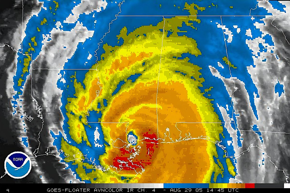SimonStormRider's tweet image. #HurricaneKatrina was the most eventful chase of my life:
@ReedTimmerUSA and I were forced to rideout the storm at the Slidell, LA police station. We measured 930 mb min pressure in the western portion of the "eye". My car was taken by the incredible storm surge. #LAwx