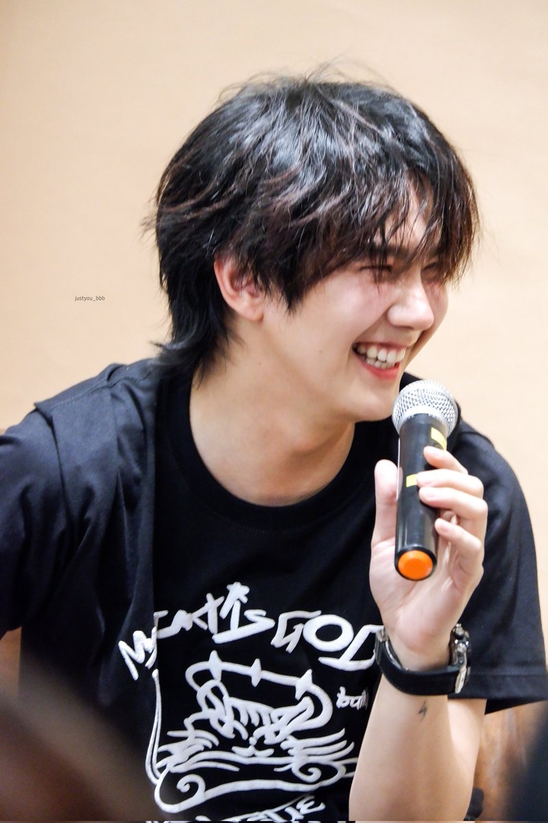 ยิ้มหวานคับ 🤗🤗🤗

AUCTION WITH BUILD
#ISSUExBuildCharity
#BuildJakapan <a href="/JakeB4rever/">BIU.</a>