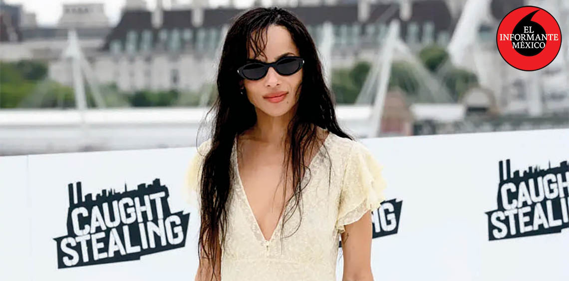 ElInformanteMX's tweet image. #ZoëKravitz deslumbra en “#AtrapadoRobando” junto a #AustinButler

Se rumoró que se vio a Zoë Kravitz en #Roma de la mano del #actor y #cantante #HarryStyles hace unos días.
elinformante.mx/?p=91804