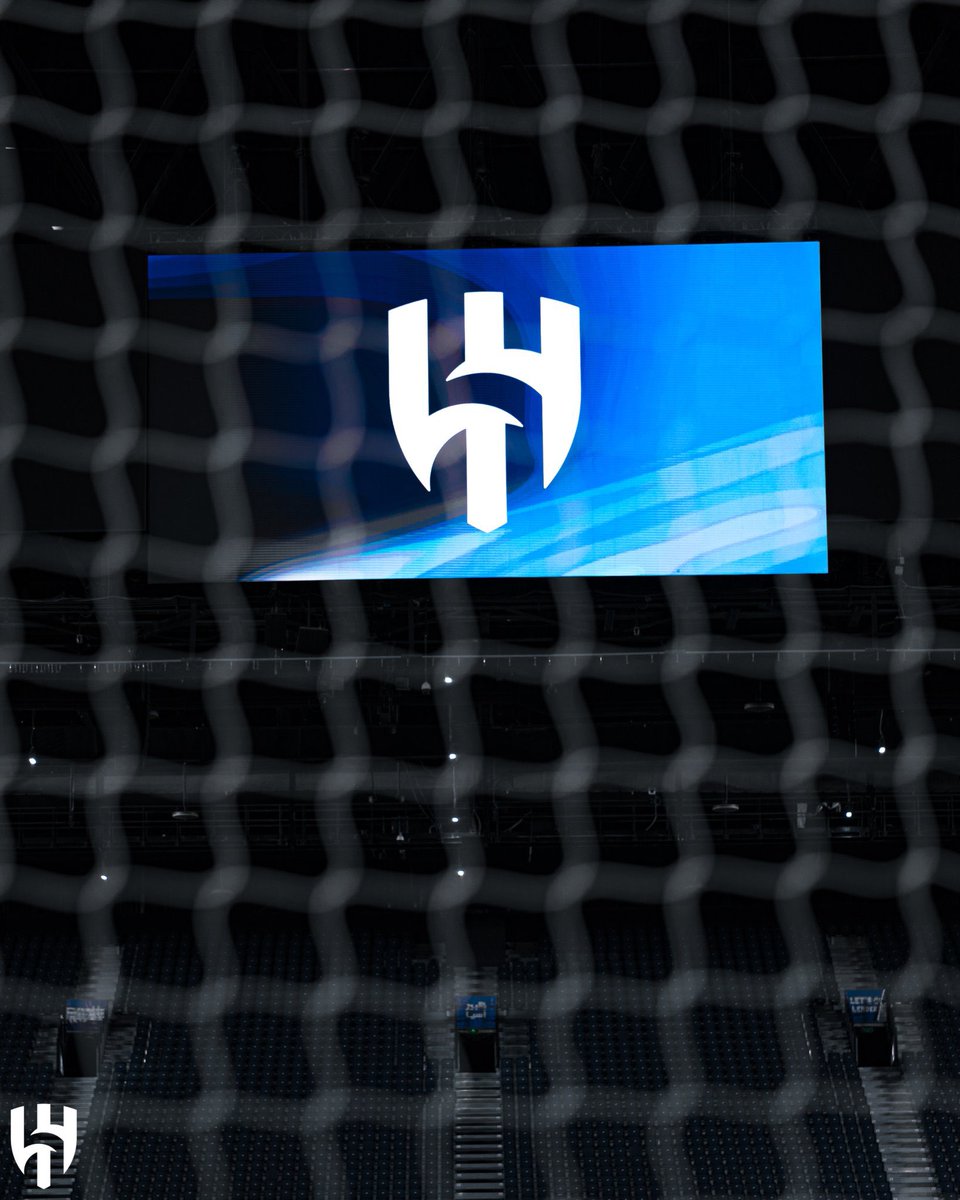 بداية موسم جديد للزعيم .. موسم يحمل معه الطموحات 💙
الهلال دايمًا يبدأ بقوة ، وجماهيره خلفه .

#الهلال 💙