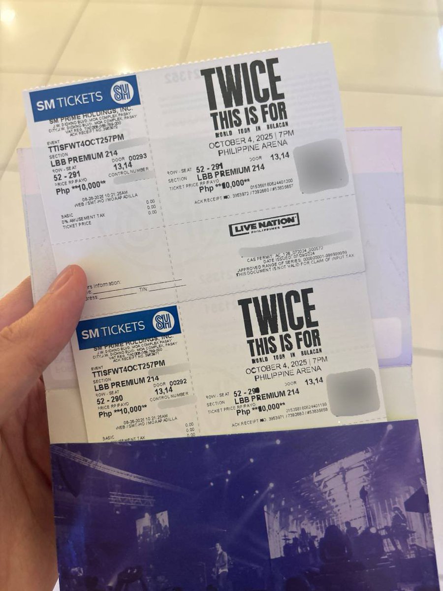omnommanila's tweet photo. wtt lft twice this is for world tour in bulacan tix 💙

have: 2 LBB PREM
          ⤷ SEC 214, ROW 52, SEATS 290-291
want: 2 VIP PIT B or VIP STANDING or VIP SEATED

mop: gcash/bpi (transfer during meet up)
meet ups at:
📍 sm north edsa
📍 sm grand central

💞 @dubutokki_ https://t.co/tkeNCL34yO