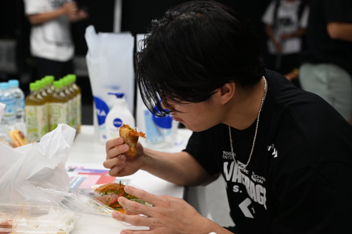 TGtacos2's tweet photo. UNAVERAGEFES.

安藤選手ありがとうございました！

安藤選手はおかわり所望してくれて再配達させて貰いました😎🌮笑

嬉しい嬉しい！！

#トガタコ
#沖縄タコス https://t.co/1m9GRR6dWM