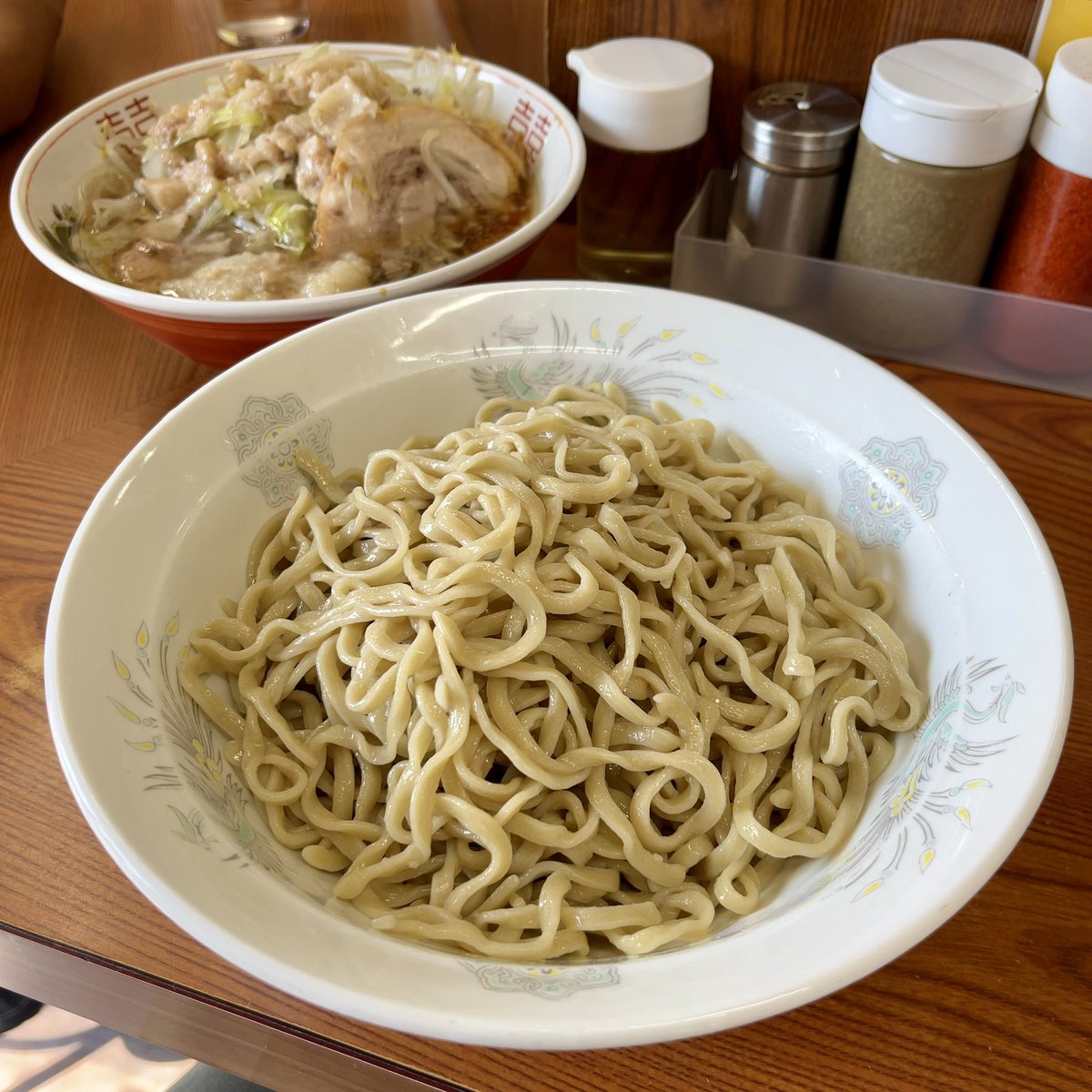 abe_tsuyoshi's tweet photo. 9月まで延長は最高すぎる
あと1回は食べに行きたい🧄 https://t.co/8kFBFukhTD