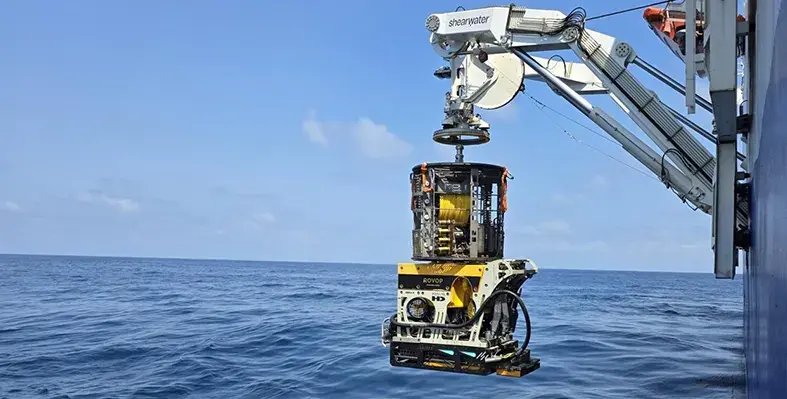 OilReviewAfrica's tweet image. Exploring Ghana&apos;s Ocean Depths

Shearwater kicks off Ghana’s first deepwater OBN seismic survey in the Jubilee &amp;amp; TEN fields! A game-changer for offshore exploration. 

Read More on @OilReviewAfrica:zurl.co/GPkfC
#EnergyTech #OffshoreEnergy