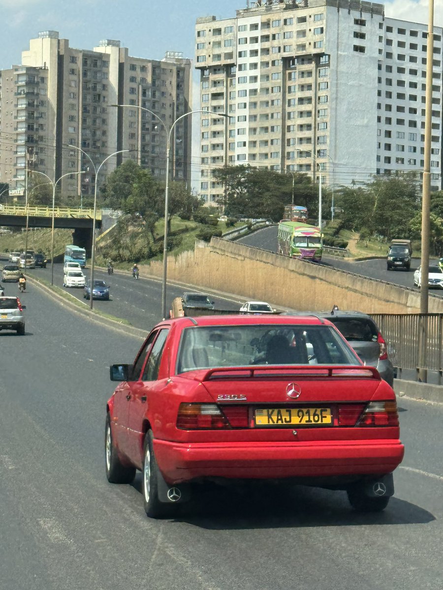Damn.. thats a clean W124
#shinde
