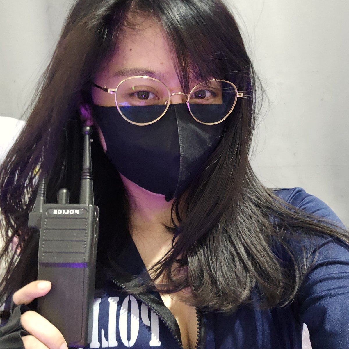 Oh well, my police costume just arrived! 🫣

Who’s getting jailed in <a href="/RiceFarmerRonke/">Ronke Rice Farmers</a>?
Don’t worry… I’ll take good care of you! 😂

<a href="/RonkeOnRon/">Ronin Monke</a> #RONKE #RICE