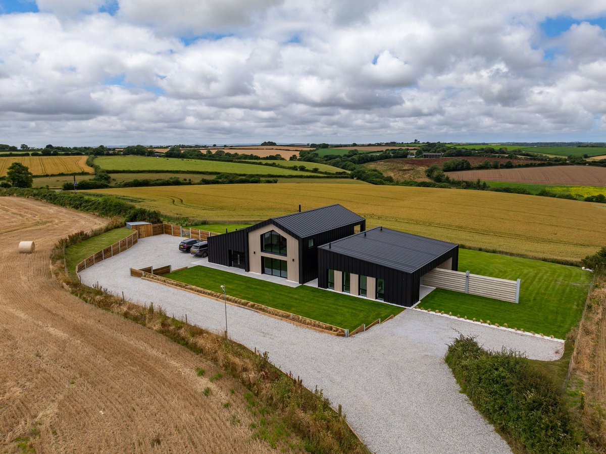 cadarchitects's tweet image. What was once a modest agricultural structure is now a bold, contemporary home — wrapped in black corrugated cladding and opened up with expansive glazing to frame uninterrupted countryside views.

#BarnConversion #ContemporaryDesign #ModernArchitecture #EscapeToTheCountry
