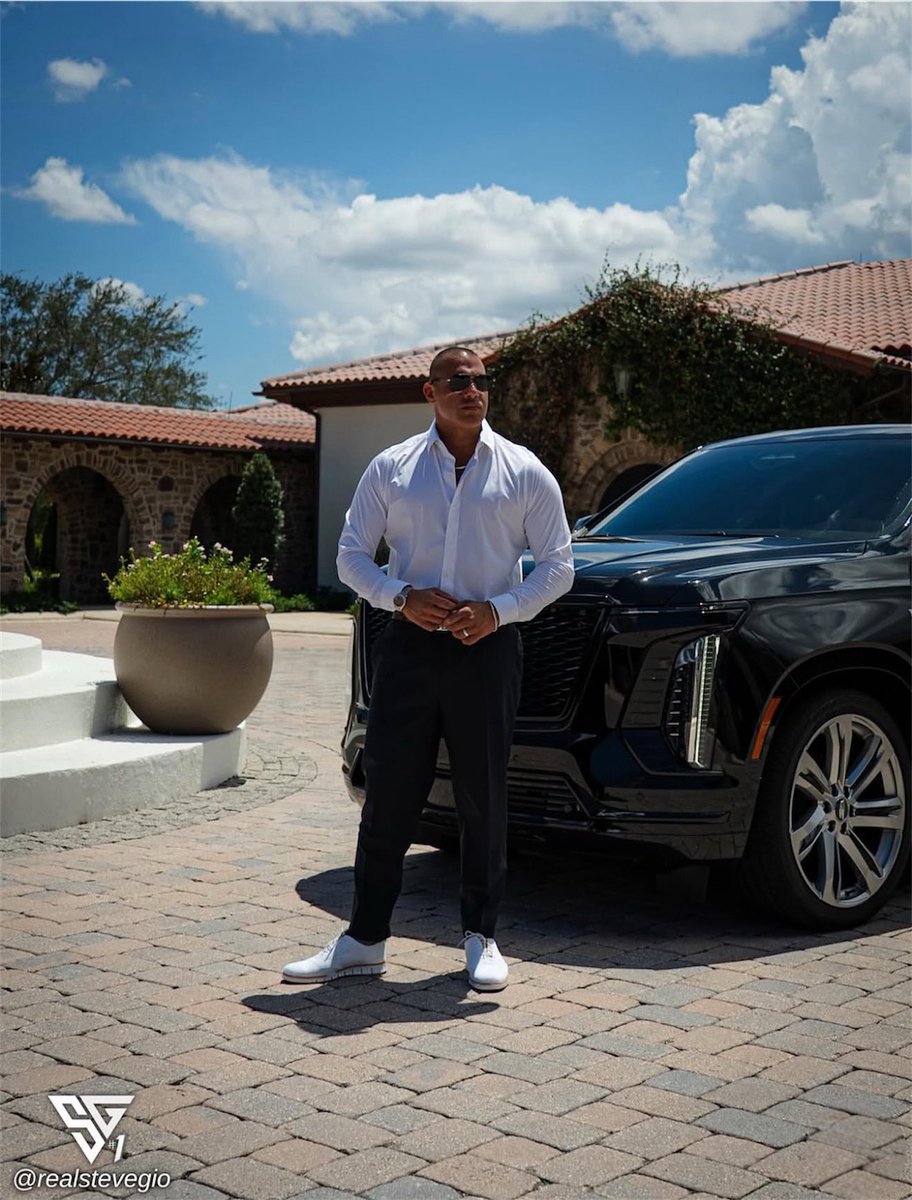 Your wardrobe should speak success before you do. Mark Russell Custom Clothing makes sure it does