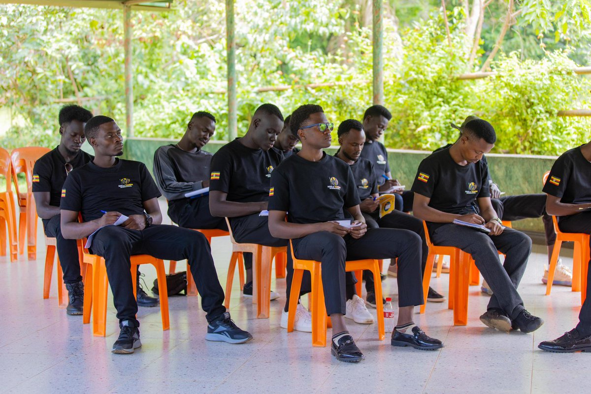 ManofTourism's tweet image. 🌿🐘 Learning tourism from the wild itself!
Our Generals at UWEC, connecting with Uganda’s incredible wildlife and understanding the true heartbeat of conservation 🇺🇬✨

Big thanks to UWEC for opening your gates.

#ManOfTourism #BootCamp #IAmMyCulture