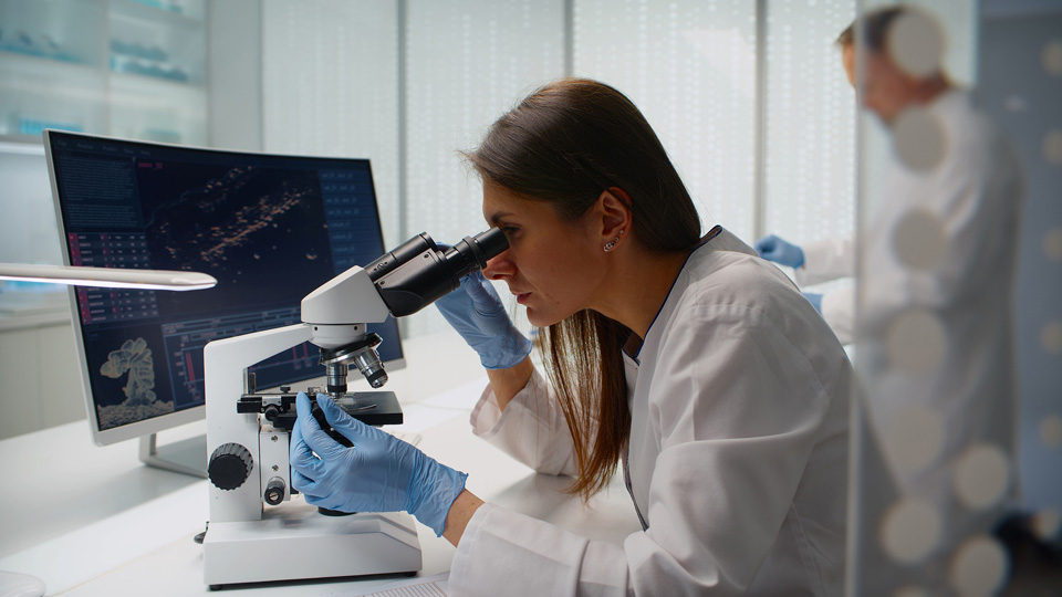 A man with an eight-month history of blurred vision was found to have a worm growing in his eye. Pars plana vitrectomy was performed after the parasite was spotted “moving sluggishly” in patient’s eye.

The case was published in <a href="/NEJM/">NEJM</a>, read more here: ow.ly/Z9Og50WO5kG