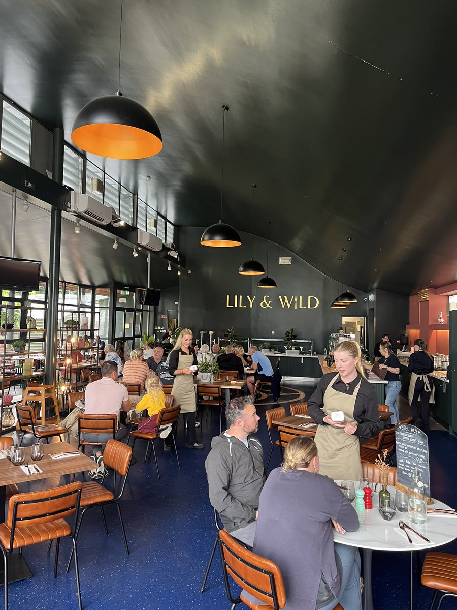 GLynchRacing's tweet image. A huge thank you to @LilyandWild who are located @NaasRacecourse for helping us tomorrow with some vital sustenance when we arrive here tomorrow after 70km.

There are open 7 days a week here now at the racecourse. 
Lovely spot.