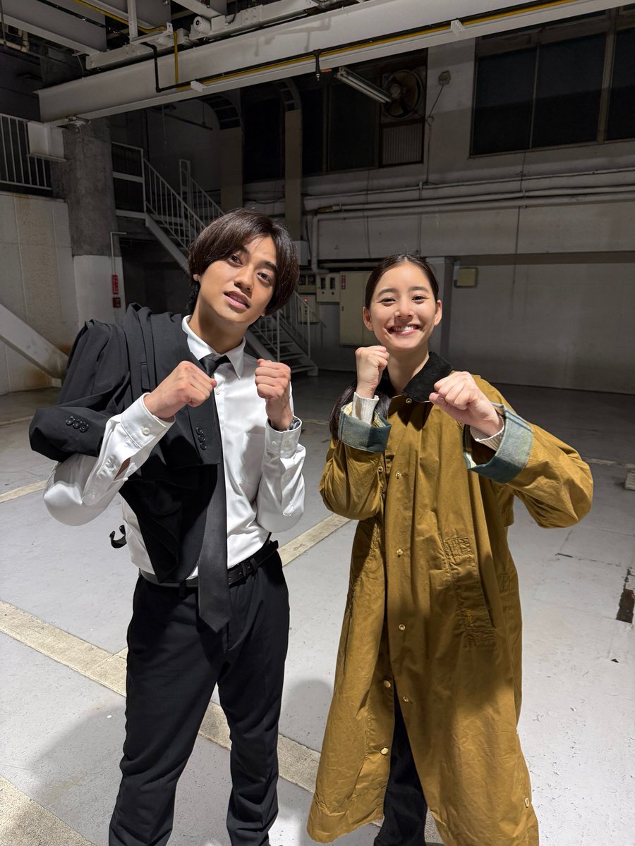 dope_tbs's tweet image. ◤今夜𝟣𝟢時放送
𝑫𝑶𝑷𝑬 麻薬取締部特捜課 ◢
☆#ドラマDOPE オフショット☆
才木と綿貫が一緒に戦った後の1枚📸
/
📢第9話放送まであと𝟭時間!
\
みなさんの協力が必要です!!
特捜課の戦力の一員になってください💥💥
#髙橋海人 #新木優子