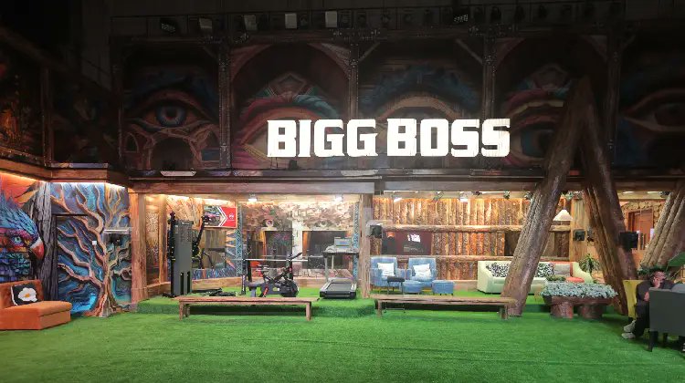 pressroom_in's tweet image. Bigg Boss Season 19 Logs Historic Day 1 on JioHotstar
Read More: pressroom.in/bigg-boss-seas…
@BiggBoss_Tak @BiggBoss @BiggBoss9teen @BiggbossKaTadka #BiggBoss @JioHotstar #pressroomin #entertainment #historicarea @bb_booster @BiggBossWale #Trending #Today