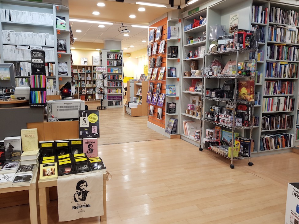 <a href="/diostuitero/">Dios</a> Librería Popular, Albacete