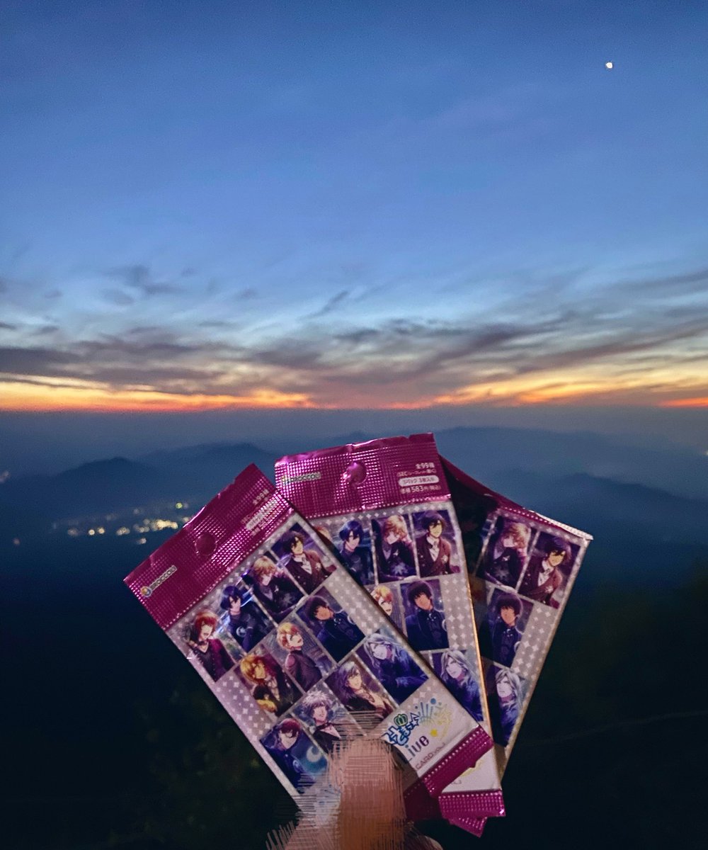 mi_ot5's tweet photo. 富士山ご来光トレーディング開封🗻 https://t.co/AQRiAcwI15
