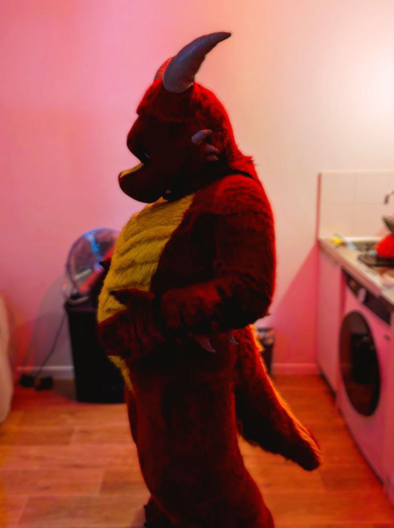 Wide derg is wide !
With <a href="/Orynthedragon/">Oryn - FBL13</a>

#FursuitFriday
