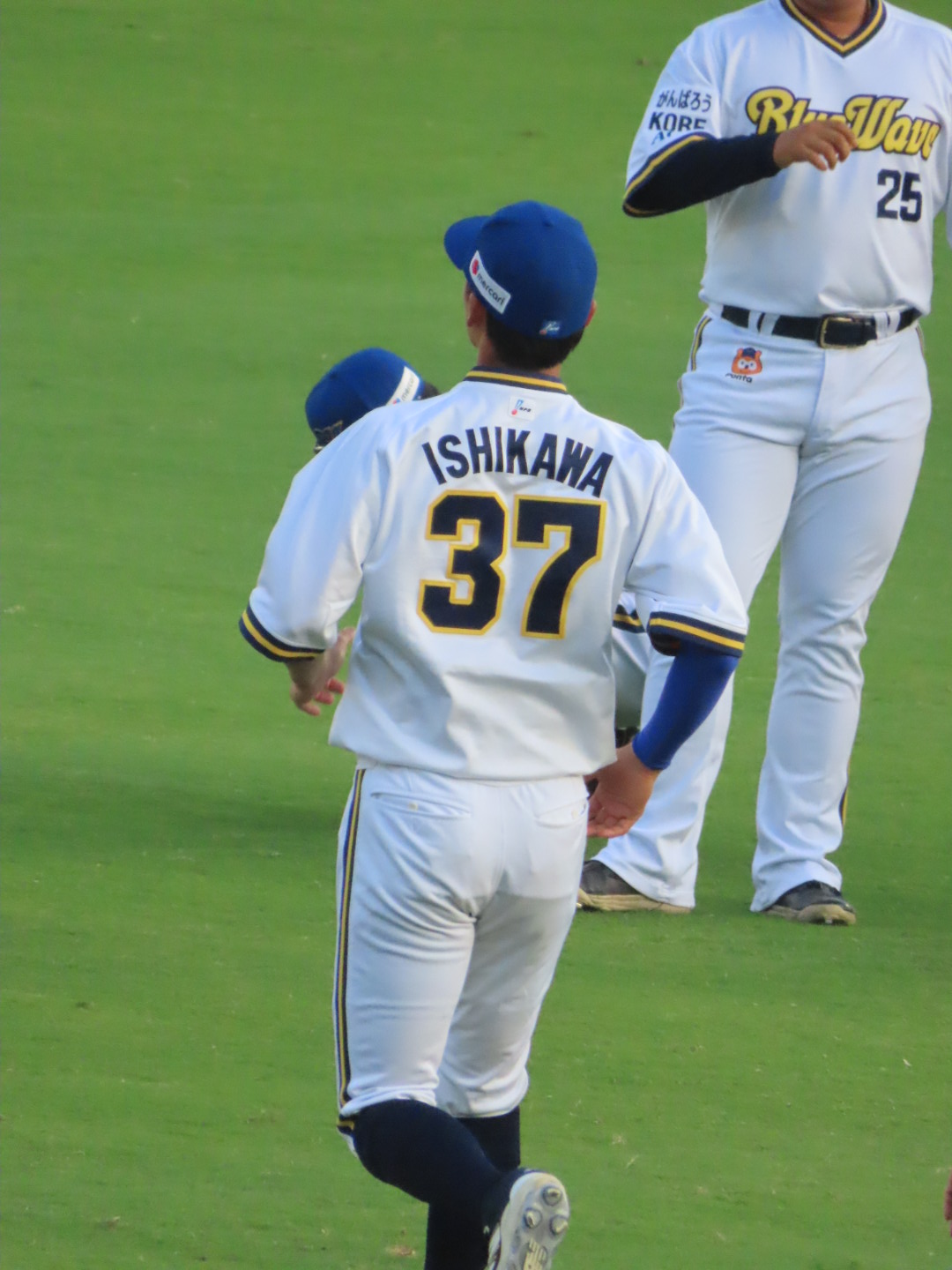 新品未開封　オリックスバファローズ　石川亮選手　開幕シリーズゴールドユニフォーム オリックス・バファローズ Bs本拠地開幕シリーズ 2023特別